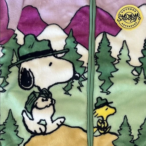 Peanuts Snoopy Fleece Jacket ~ Goes Hiking - Picture 2 of 6